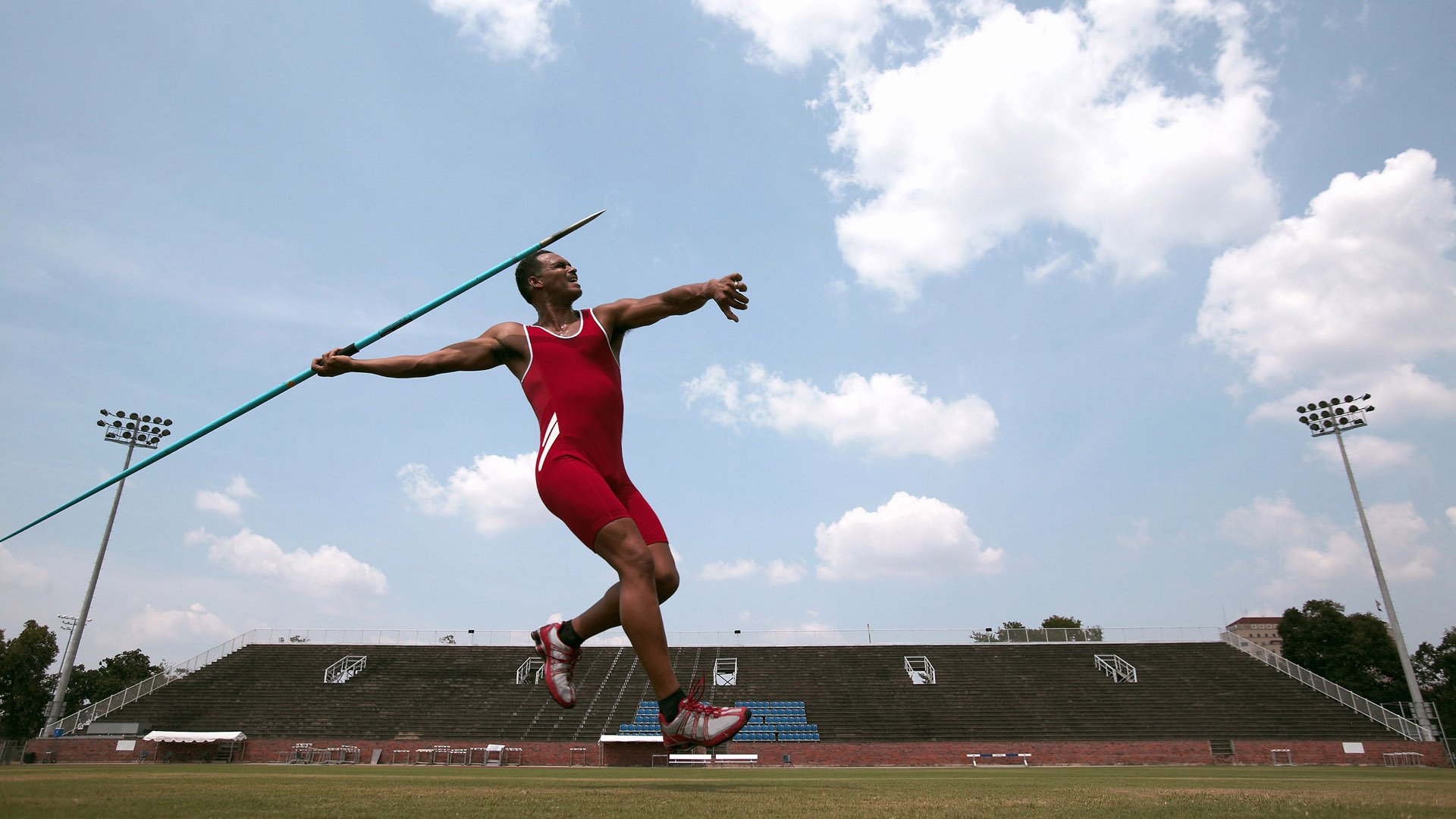 【青训阶梯】新一代明星通过战术训练逐步崛起，军人训练明星